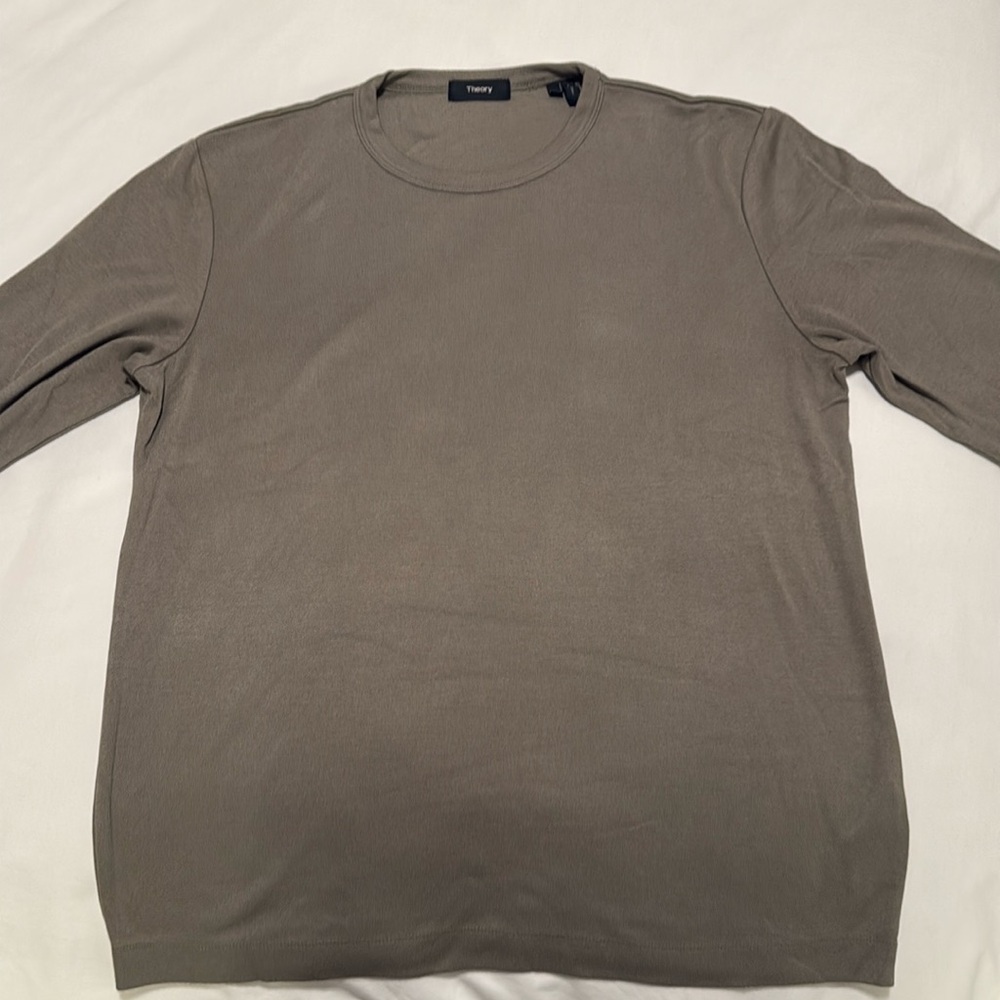 Men’s small Theory crew neck shirt